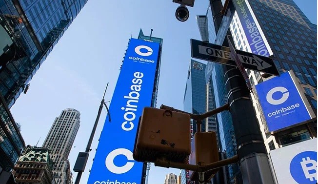 reklama coinbasea na zgradi