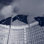 Zastave Europske unije ispred zgrade EU komisije "Berlaymont" u Bruxellesu, Belgija